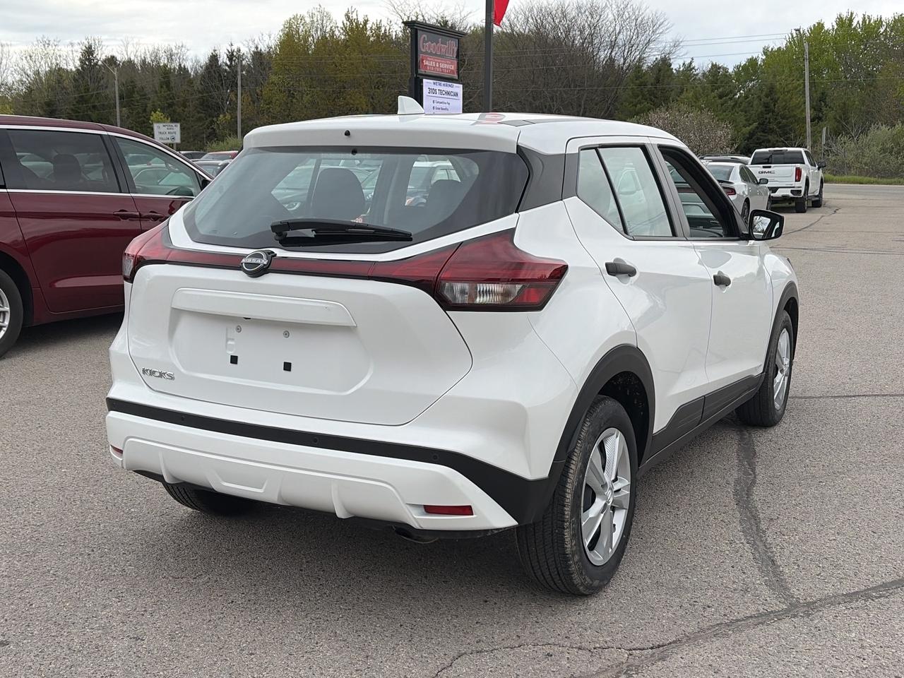 2024 Nissan Kicks S, CLEAN CARFAX, BALANCE OF FACTORY WARRANTY! - Photo #7
