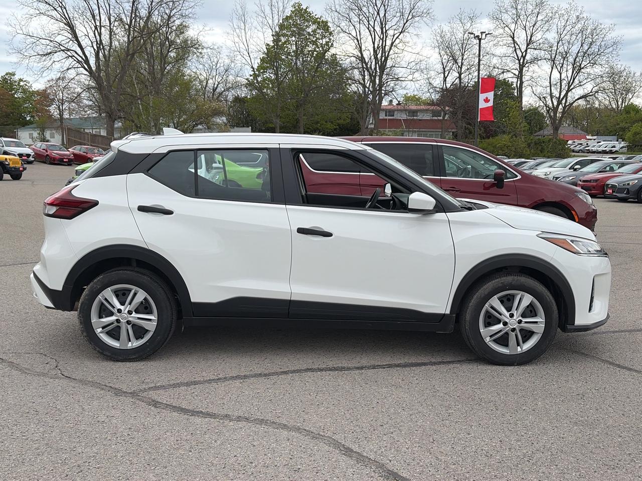 2024 Nissan Kicks S, CLEAN CARFAX, BALANCE OF FACTORY WARRANTY! Photo