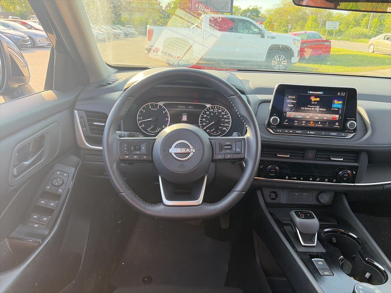 2024 Nissan Rogue AWD S, REMOTE START, HEATED SEATS, CLEAN CARFAX! Photo