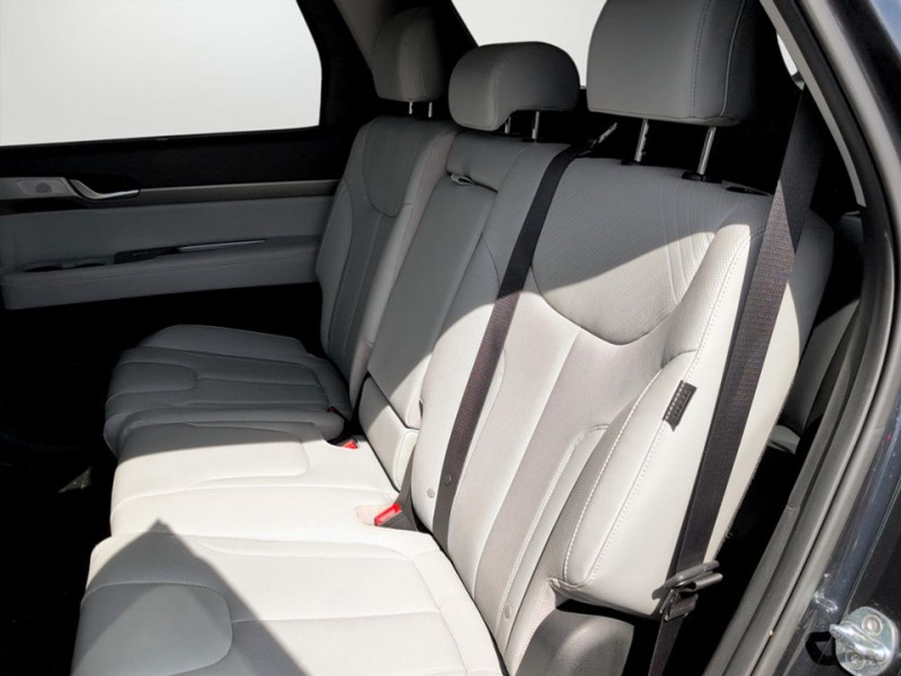 2023 Hyundai PALISADE Urban  *CLEAN CARFAX - ONE OWNER* Photo