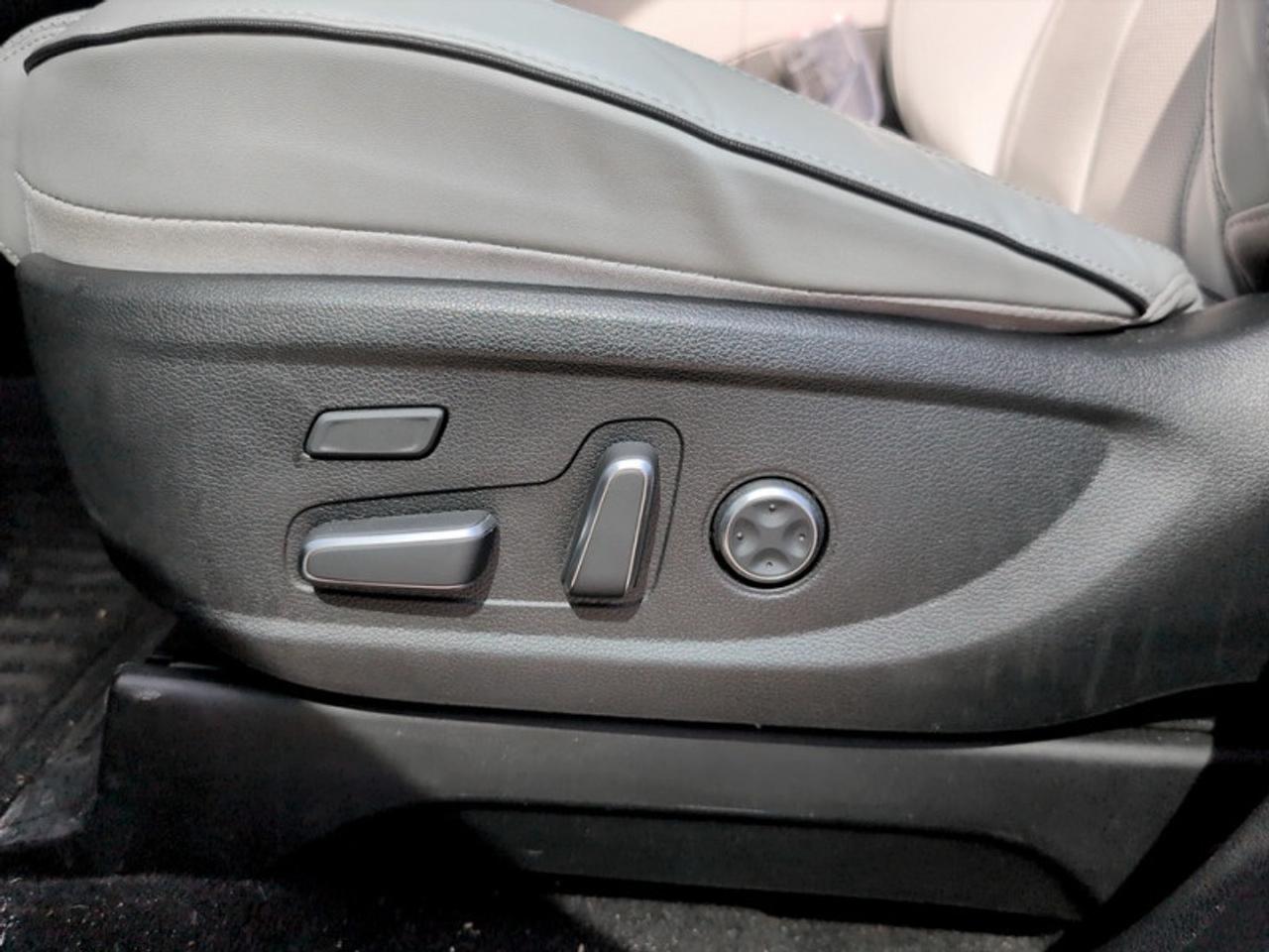 2023 Hyundai PALISADE Urban  *CLEAN CARFAX - ONE OWNER* Photo