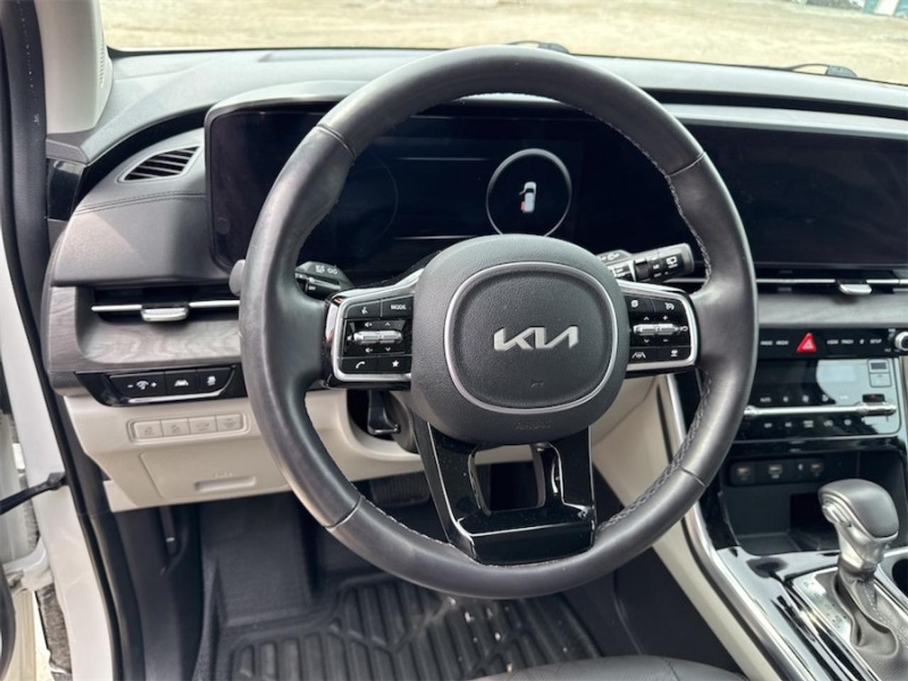 2024 Kia Carnival EX  Leather Seats - $267 B/W Photo