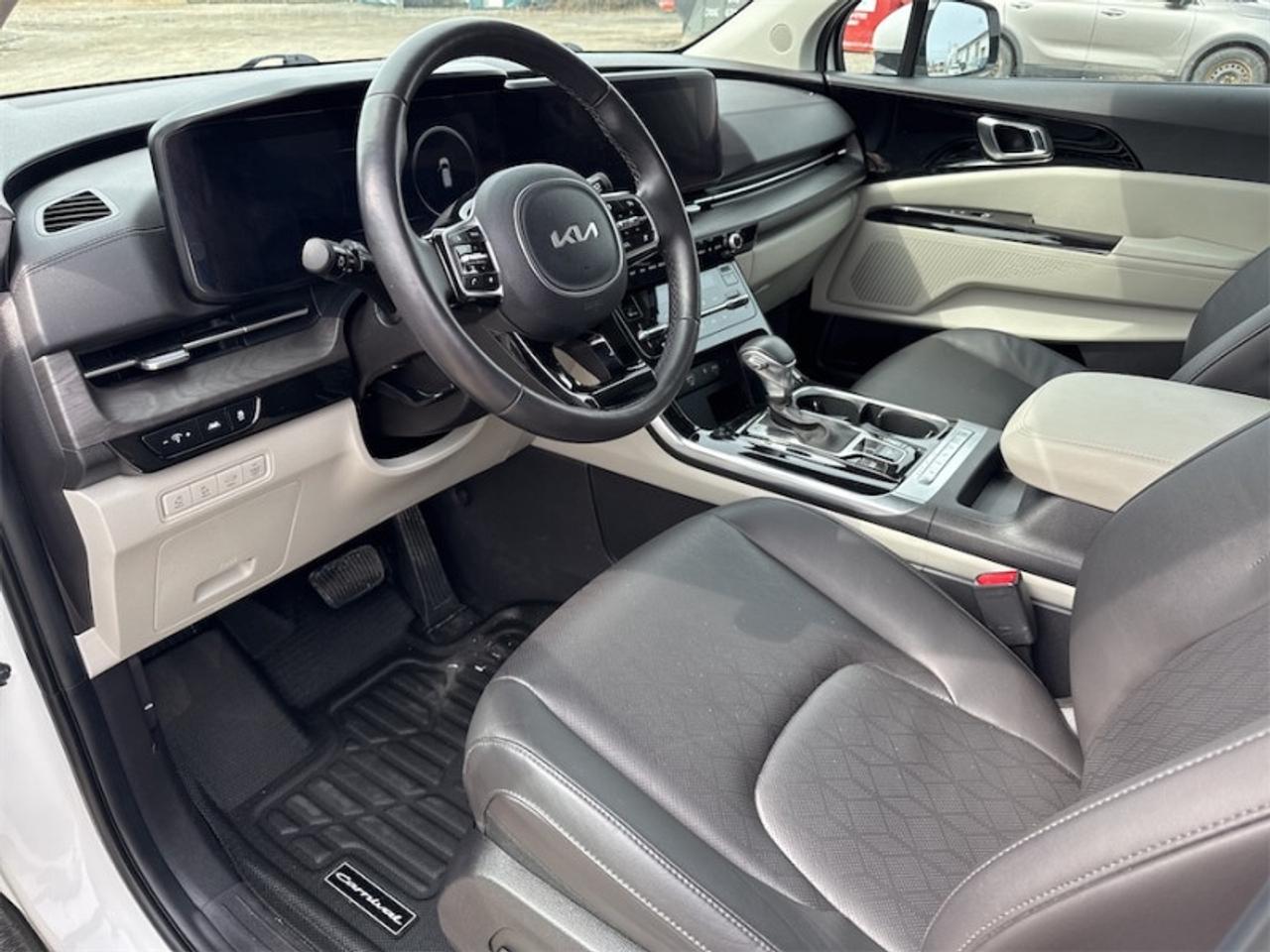 2024 Kia Carnival EX  Leather Seats - $267 B/W Photo