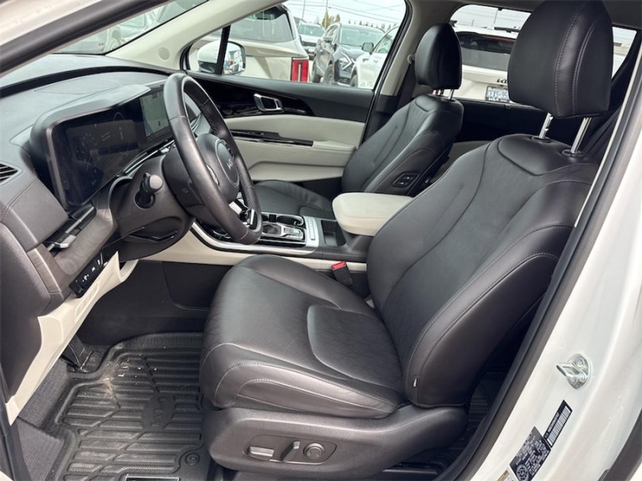 2024 Kia Carnival EX  Leather Seats - $267 B/W Photo