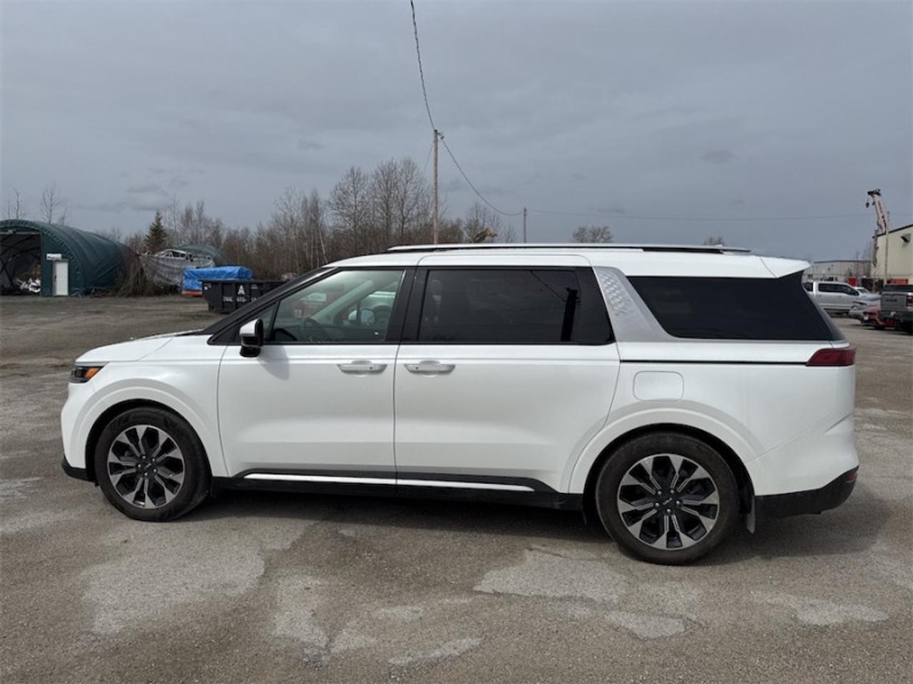 2024 Kia Carnival EX  Leather Seats - $267 B/W Photo