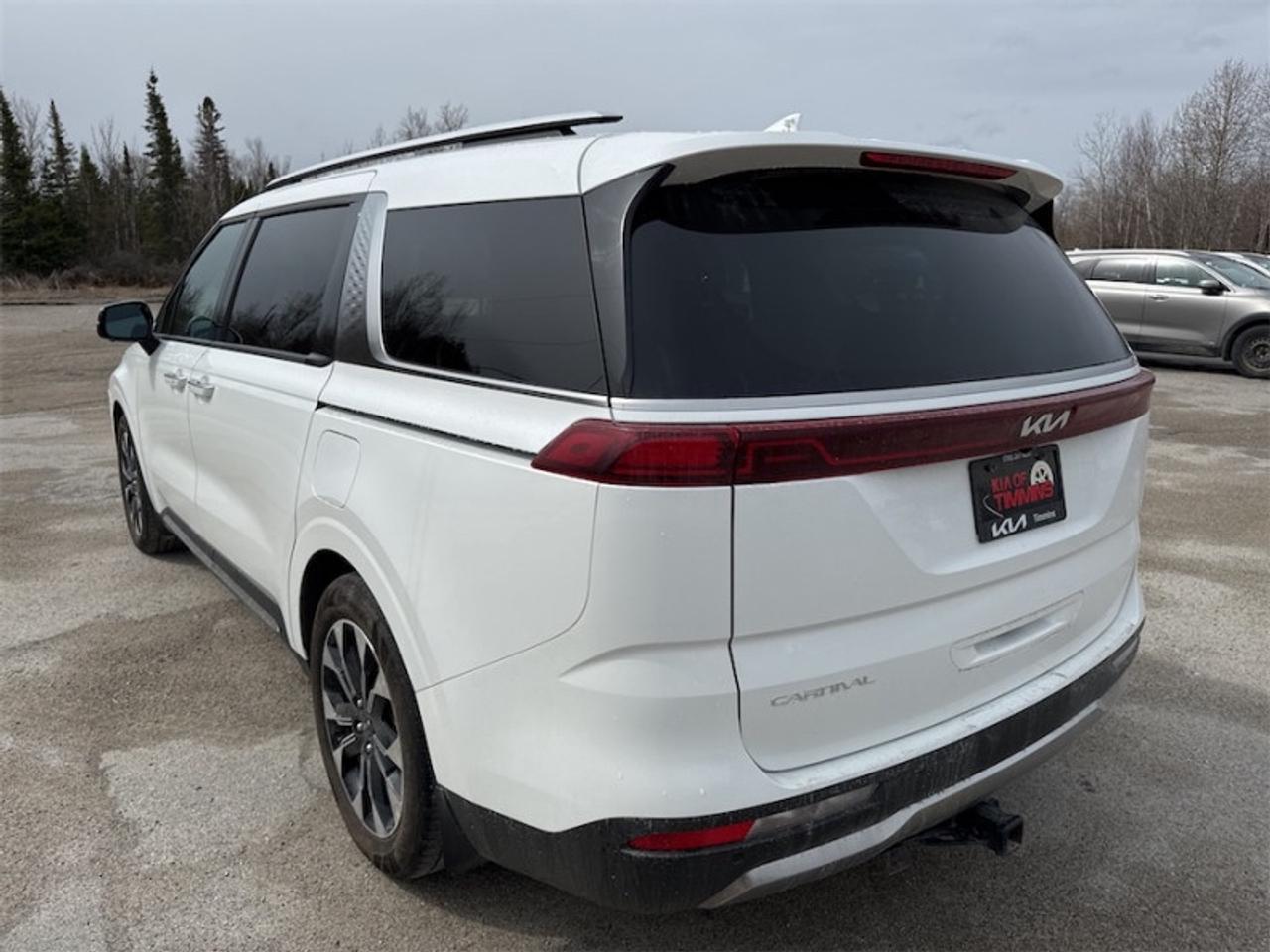 2024 Kia Carnival EX  Leather Seats - $267 B/W Photo