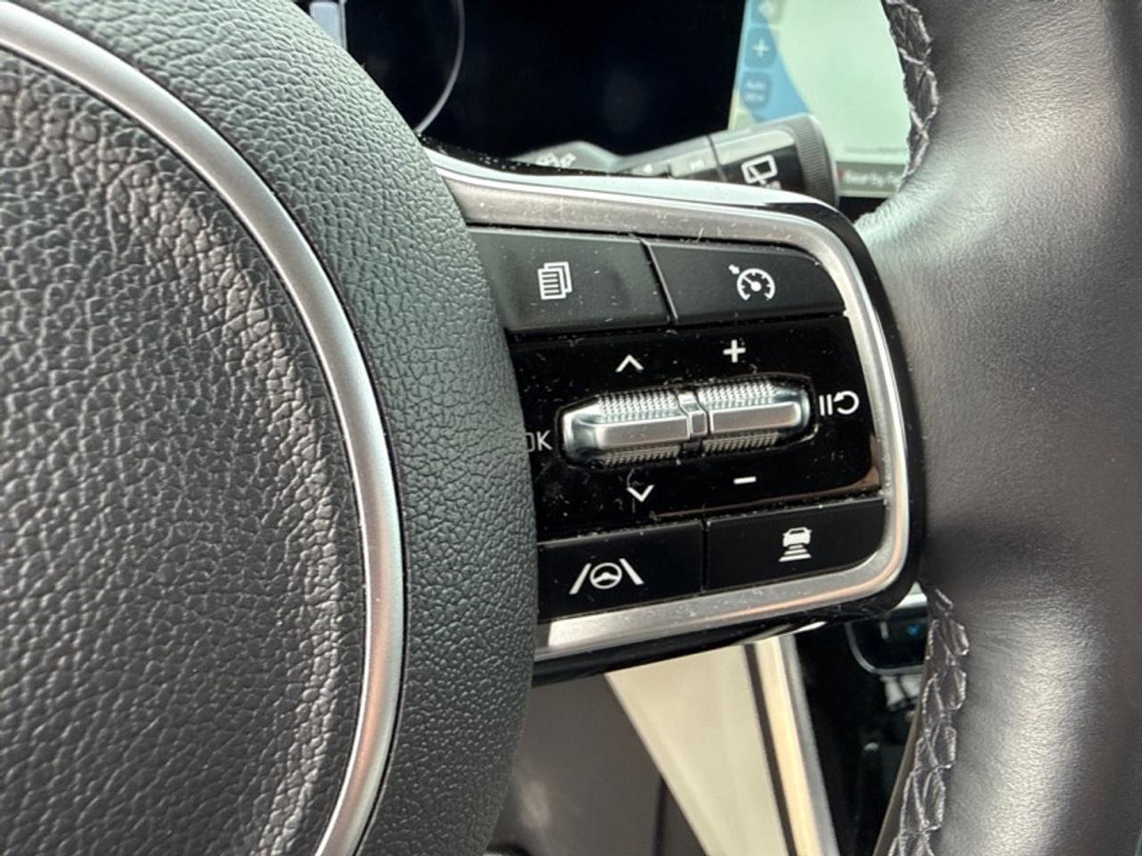 2024 Kia Carnival EX  Leather Seats - $267 B/W Photo