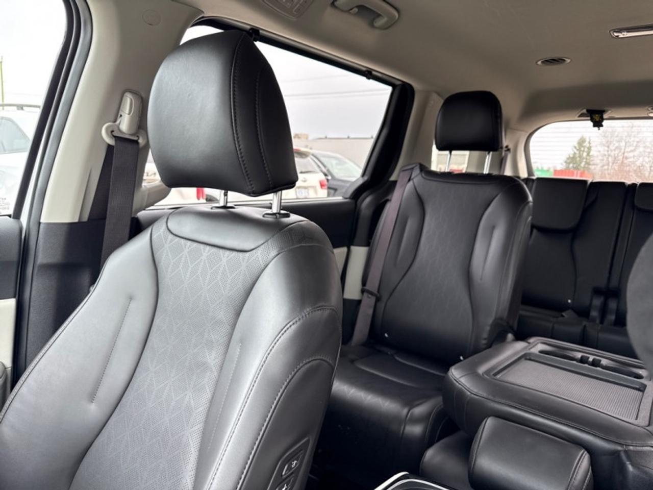 2024 Kia Carnival EX  Leather Seats - $267 B/W Photo