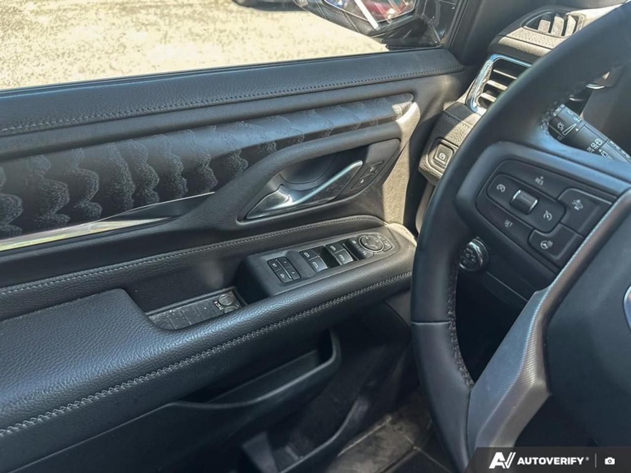 2024 GMC Yukon XL Denali  DENALI XL, PANO SUNROOF, POWER BOARDS Photo
