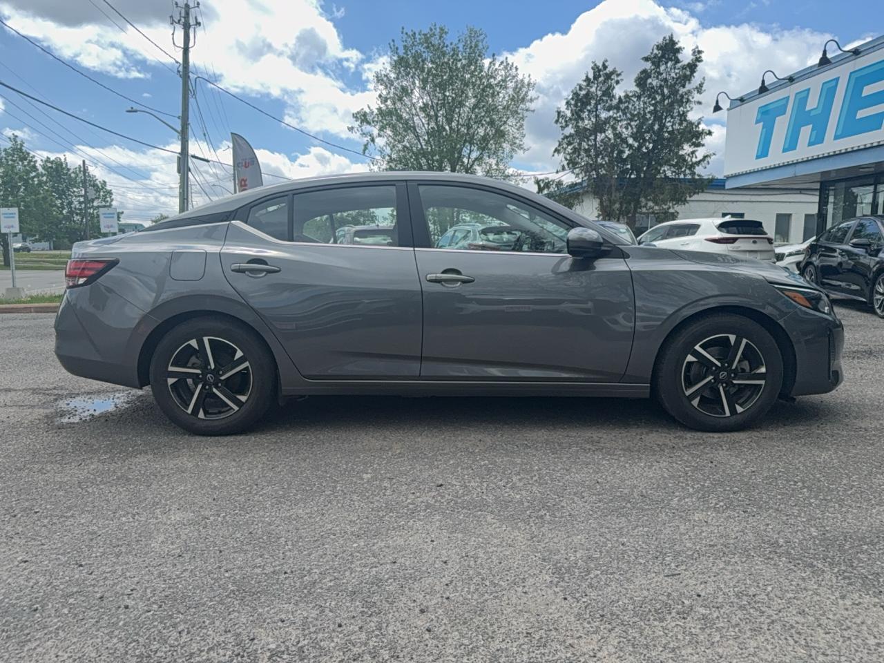 2025 Nissan Sentra SV Photo
