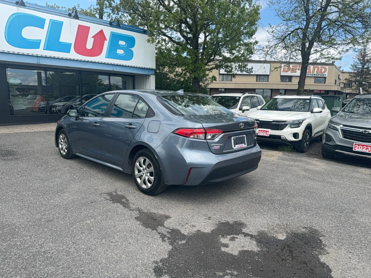 2025 Toyota Corolla LE Photo2