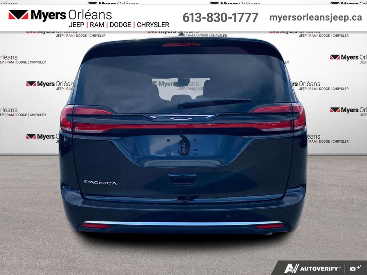 2027 Chrysler Pacifica Select Photo