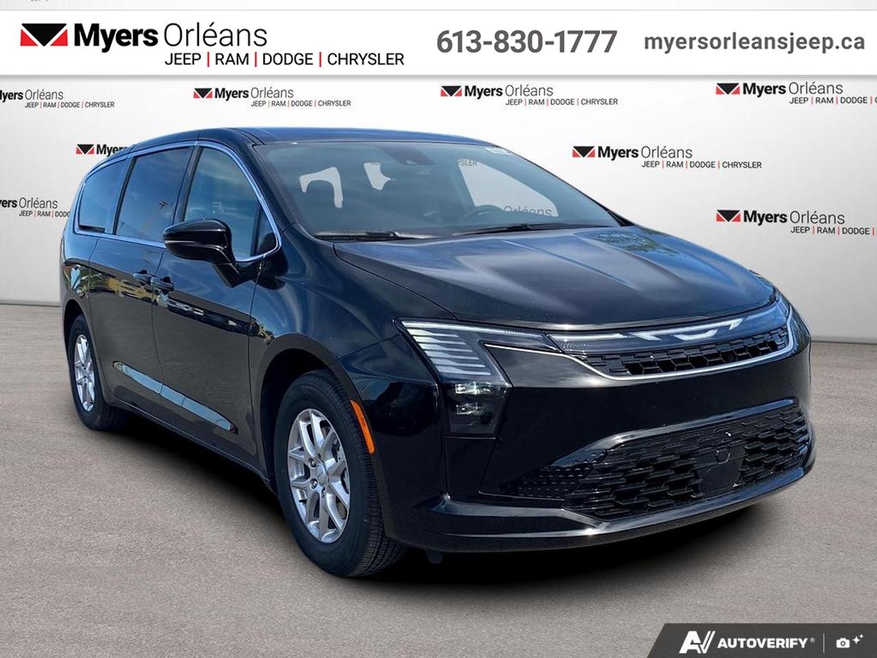 2027 Chrysler Pacifica Select Photo