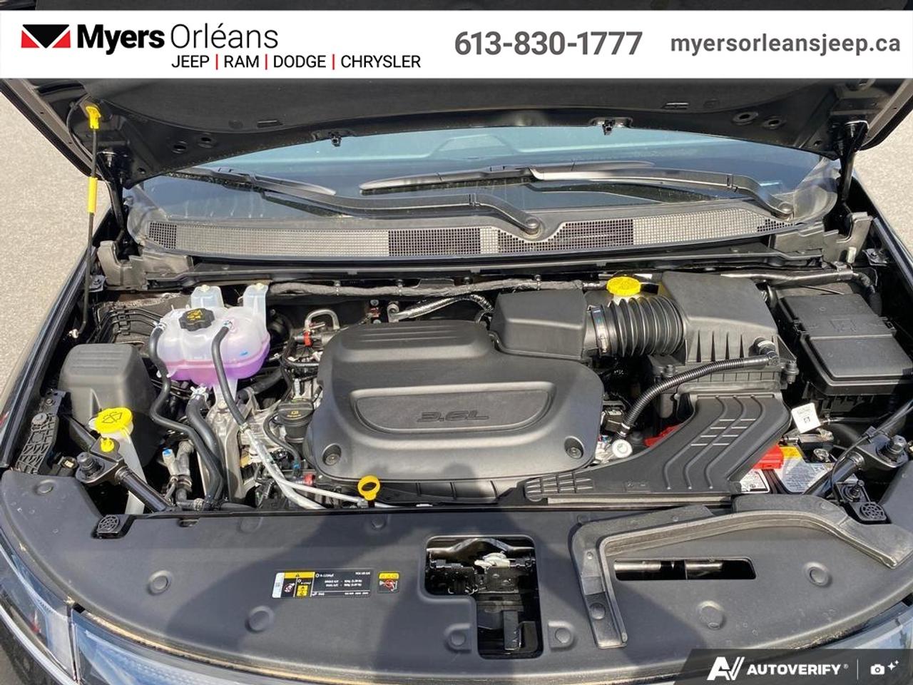 2027 Chrysler Pacifica Select Photo
