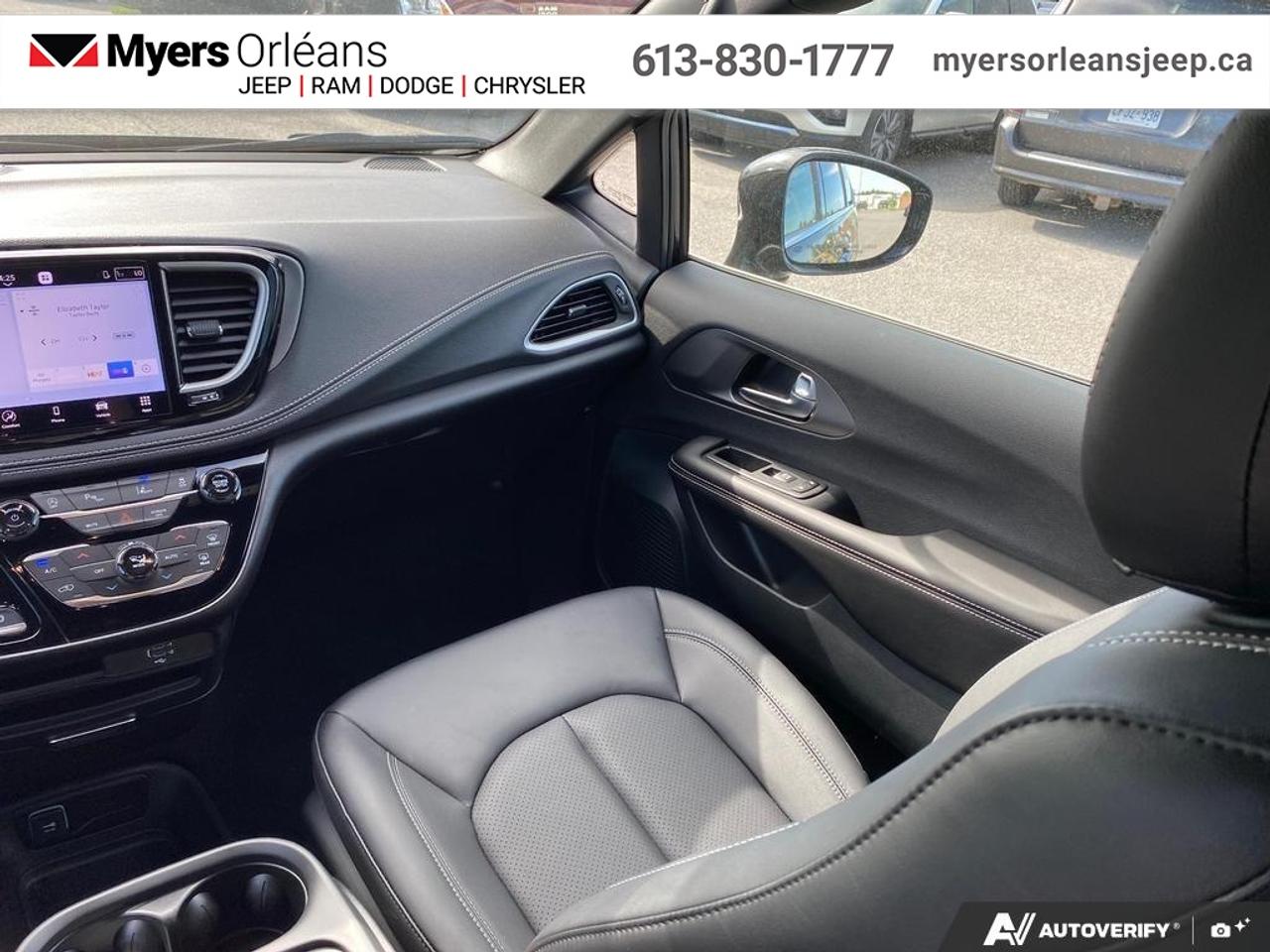 2027 Chrysler Pacifica Select Photo