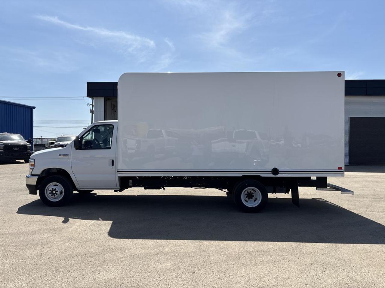 2026 Ford E-Series Cutaway Base Photo4
