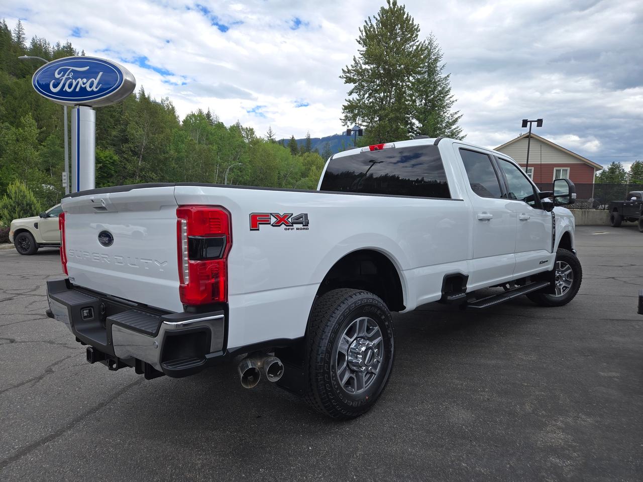 2026 Ford F-350 Super Duty SRW Lariat Photo3