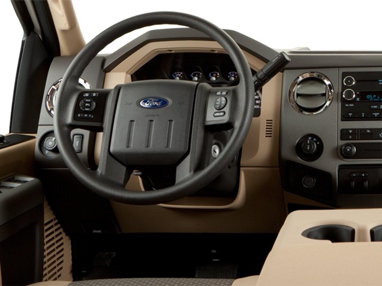 2011 Ford F-350 Super Duty SRW Lariat Photo3