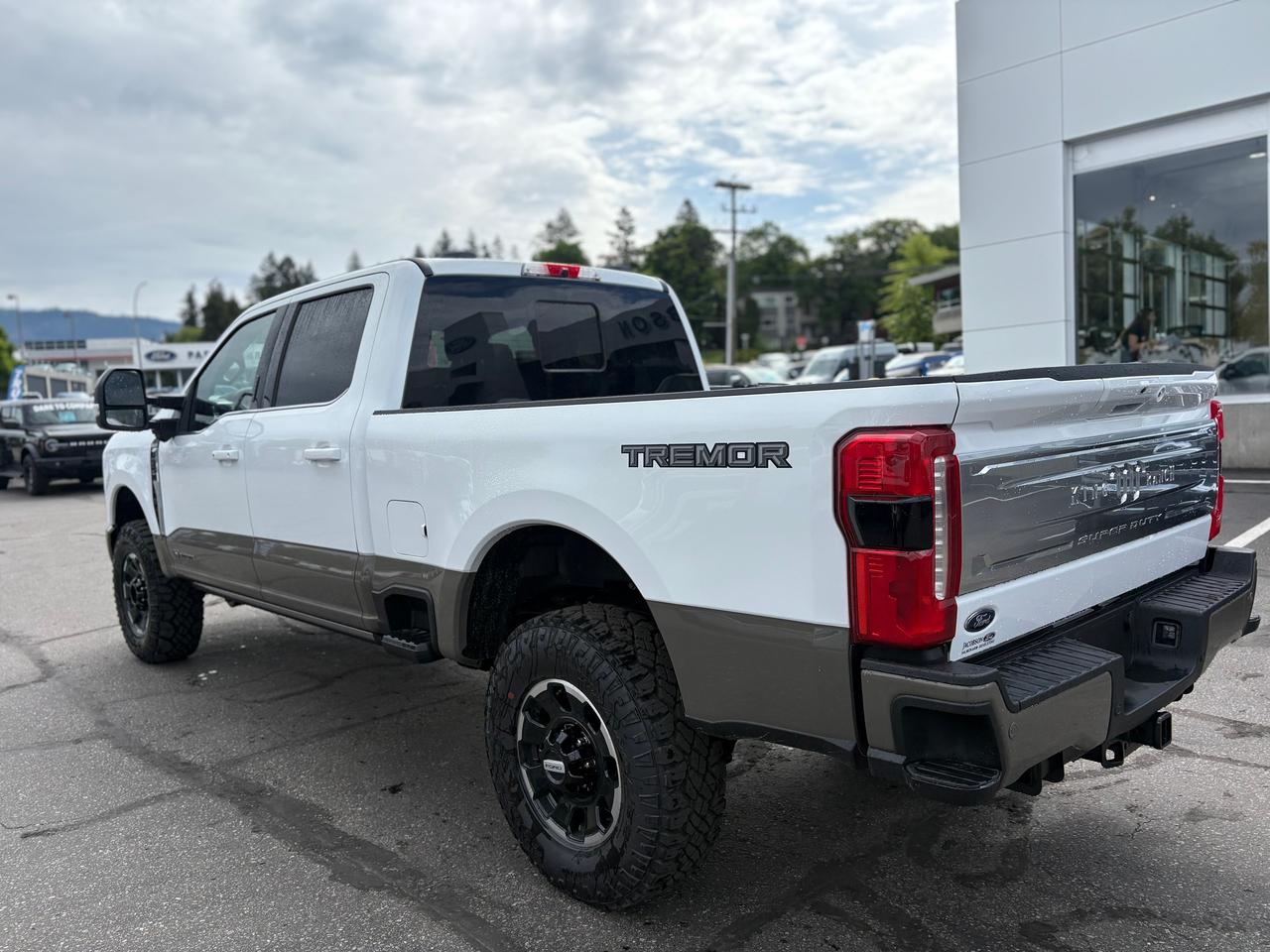 2026 Ford F-350 Super Duty SRW King Ranch Photo2