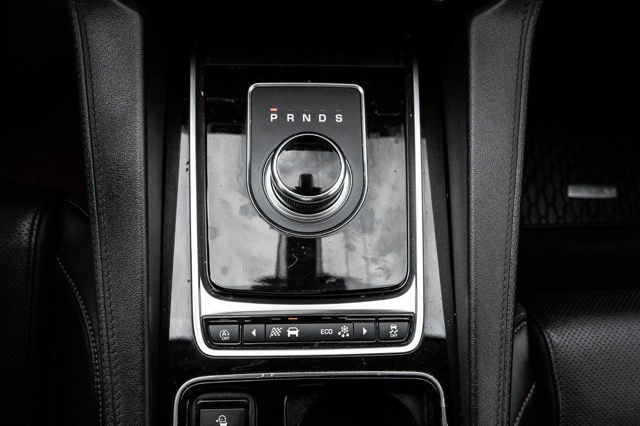 2019 Jaguar F-PACE Prestige Photo