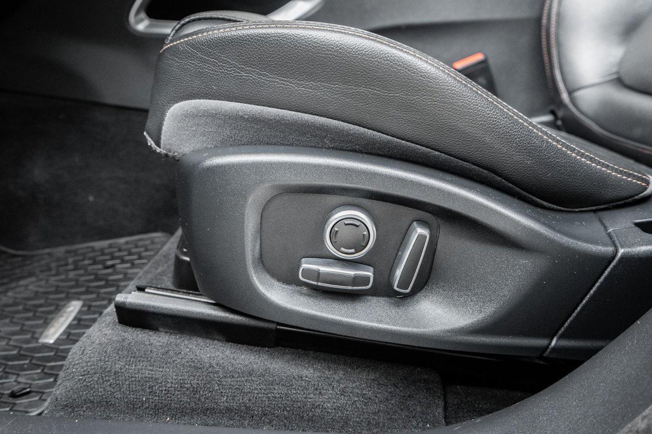 2019 Jaguar F-PACE Prestige Photo