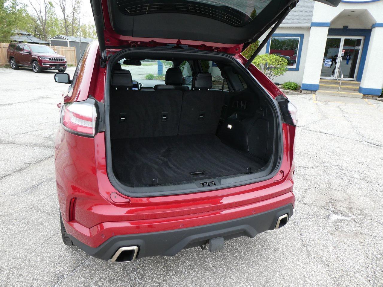 2022 Ford Edge ST | Heated Seats | Backup Cam | Nav | Photo