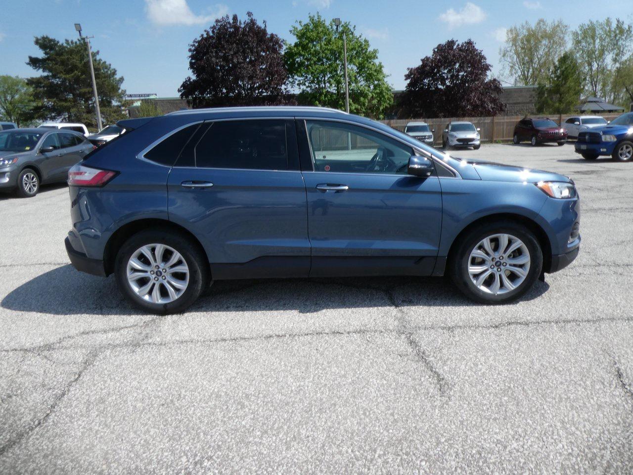 2019 Ford Edge Titanium | Heated Seats | Backup Cam | Nav | Photo