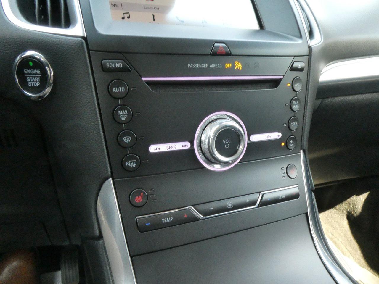 2019 Ford Edge Titanium | Heated Seats | Backup Cam | Nav | Photo