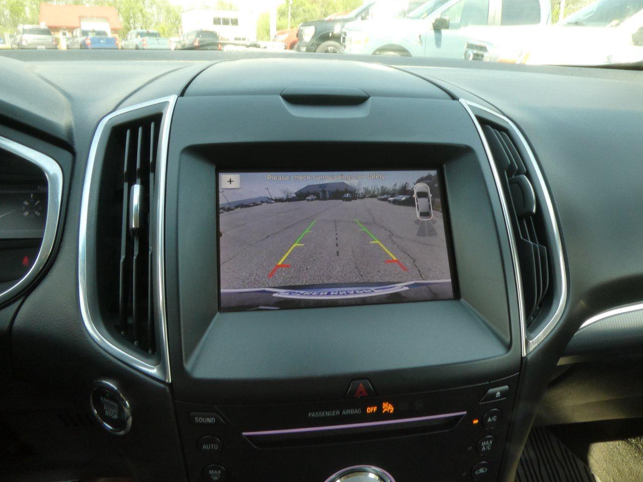 2019 Ford Edge Titanium | Heated Seats | Backup Cam | Nav | Photo