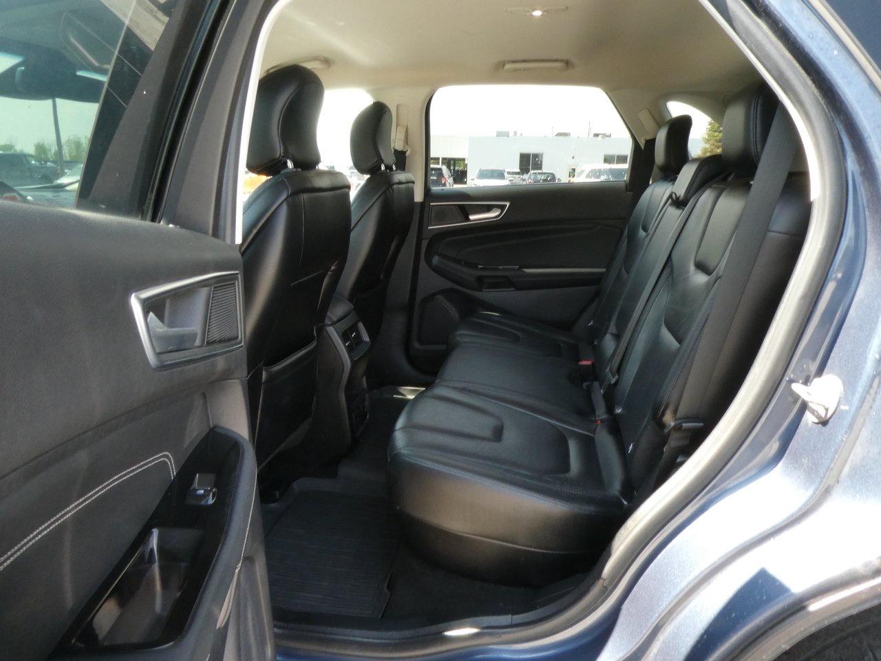 2019 Ford Edge Titanium | Heated Seats | Backup Cam | Nav | Photo