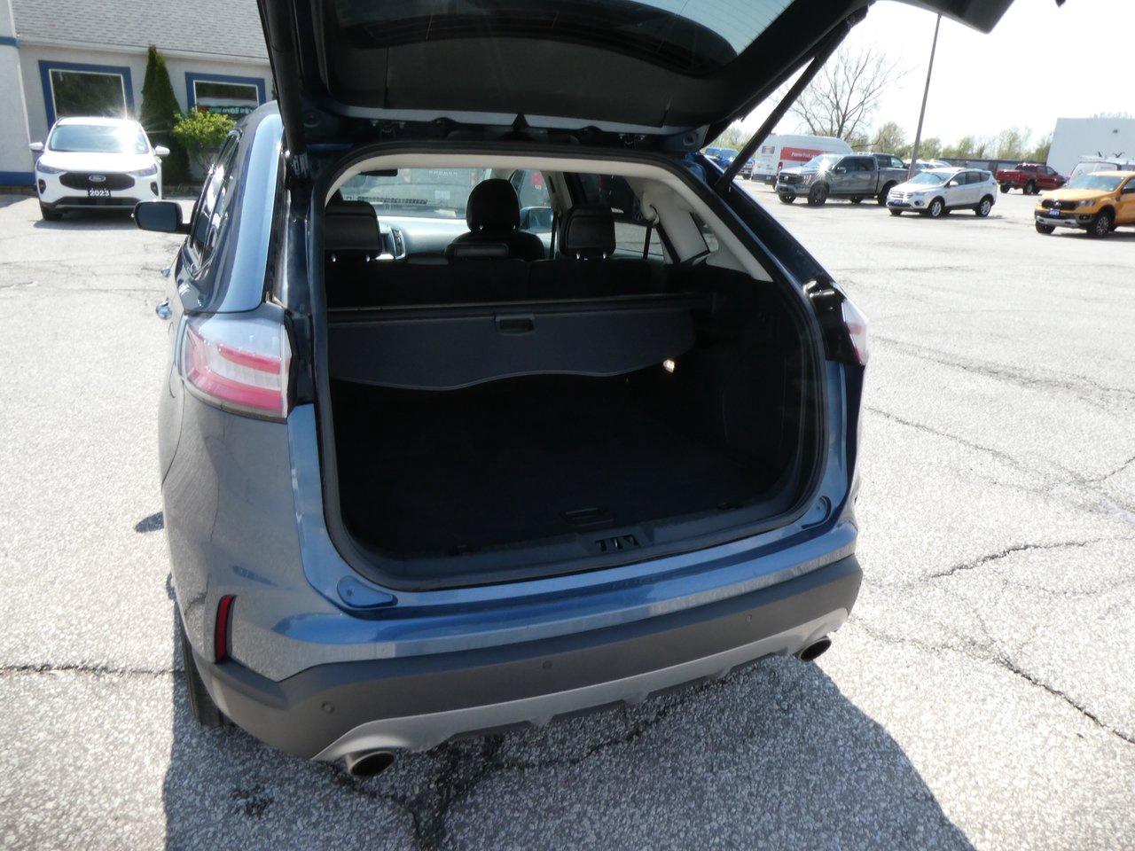 2019 Ford Edge Titanium | Heated Seats | Backup Cam | Nav | Photo