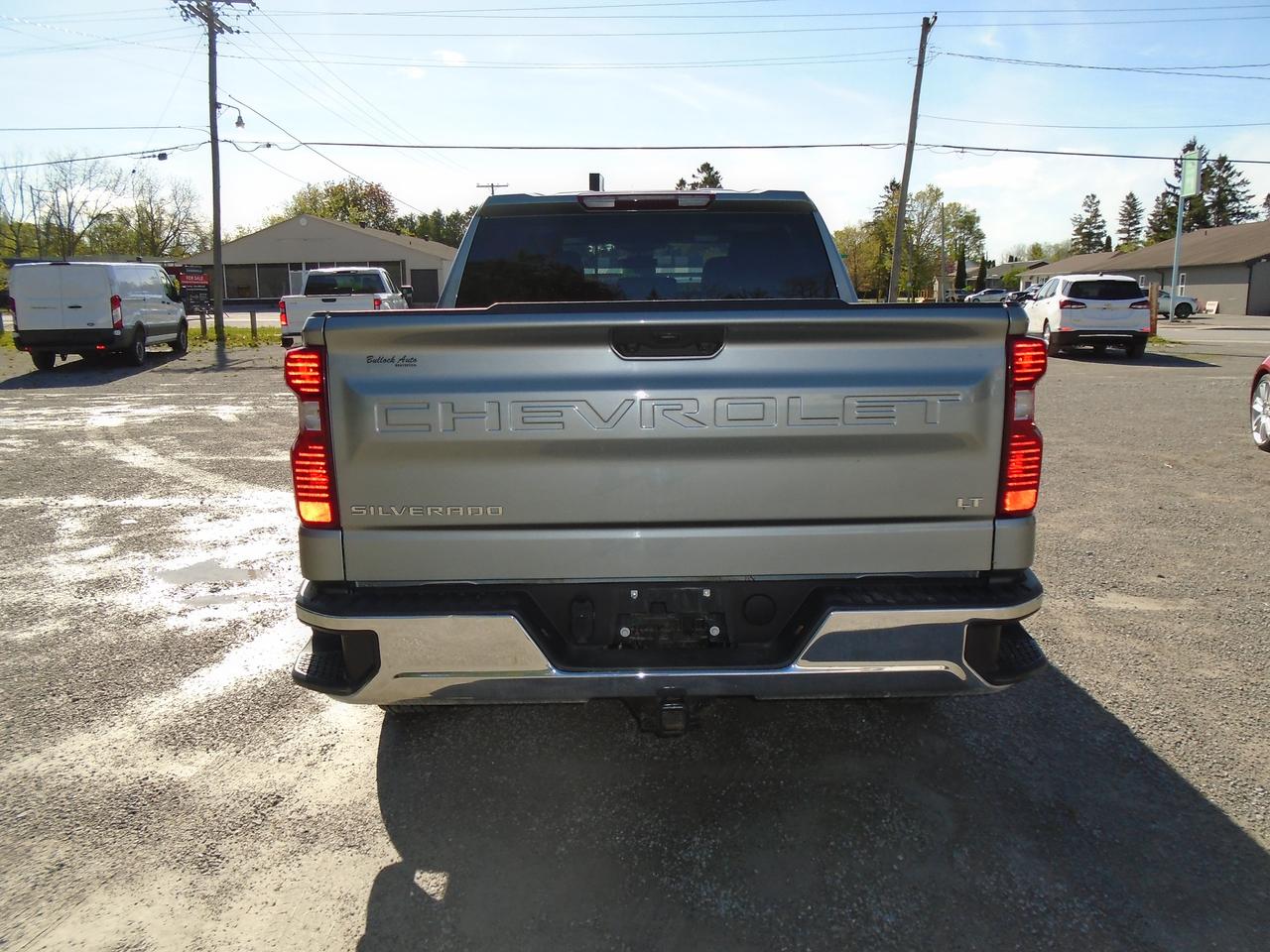 2025 Chevrolet Silverado 1500 LT CREW CAB 4X4 Photo3