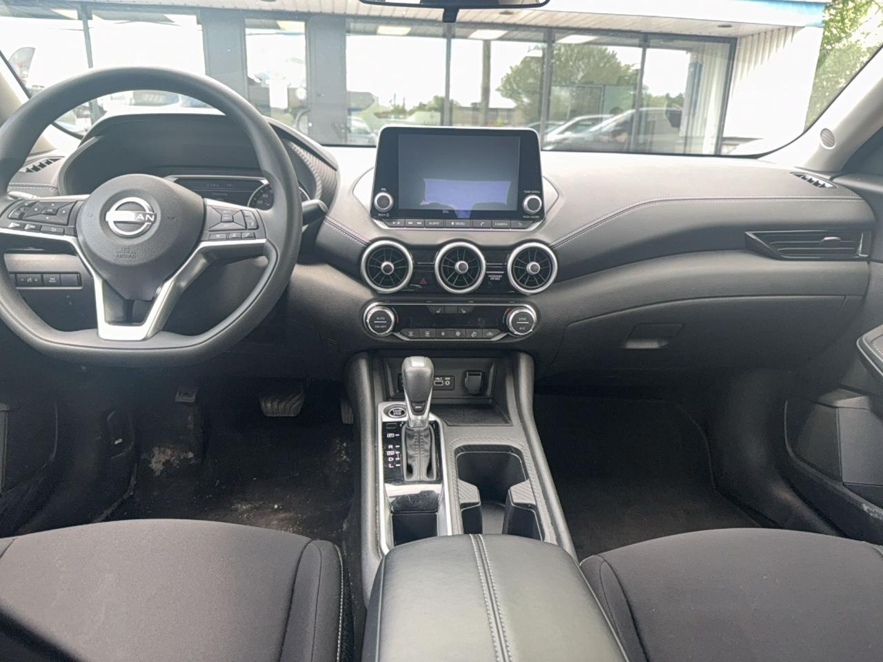 2025 Nissan Sentra SV Photo