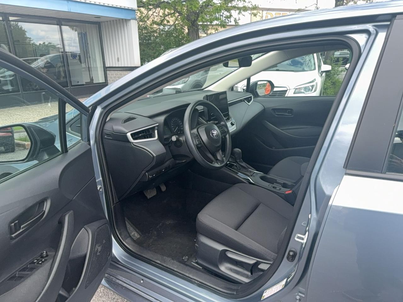 2025 Toyota Corolla LE Photo