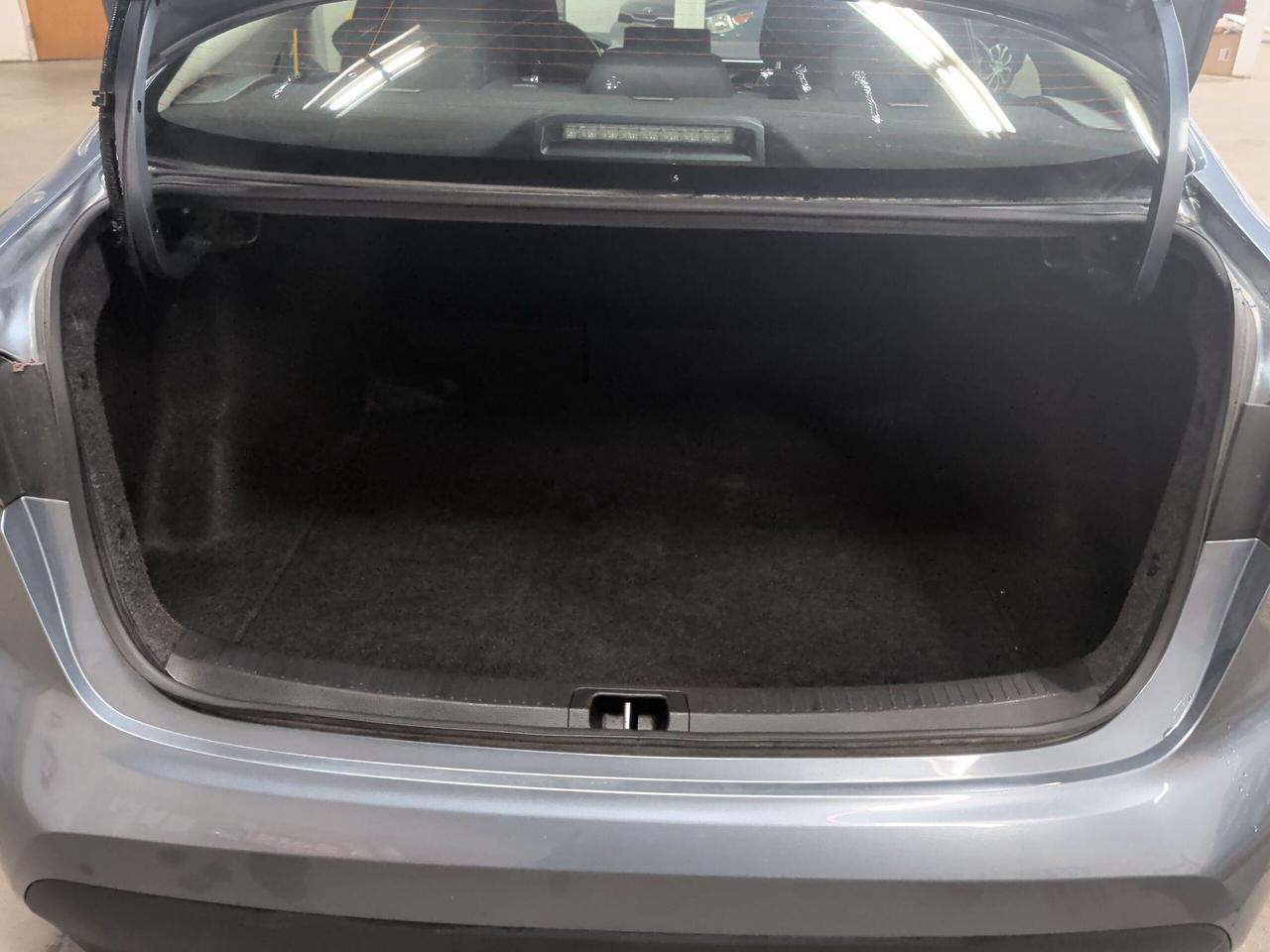 2025 Toyota Corolla LE Photo