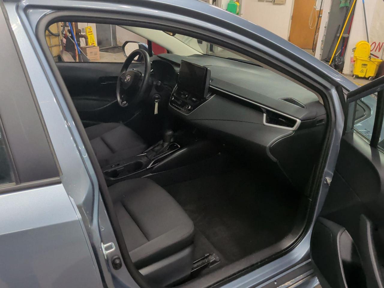 2025 Toyota Corolla LE Photo