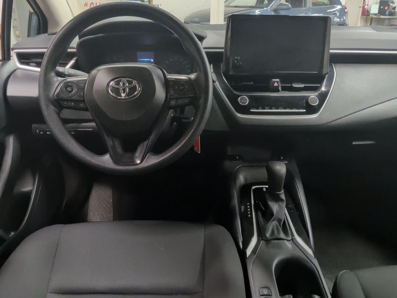 2025 Toyota Corolla LE Photo