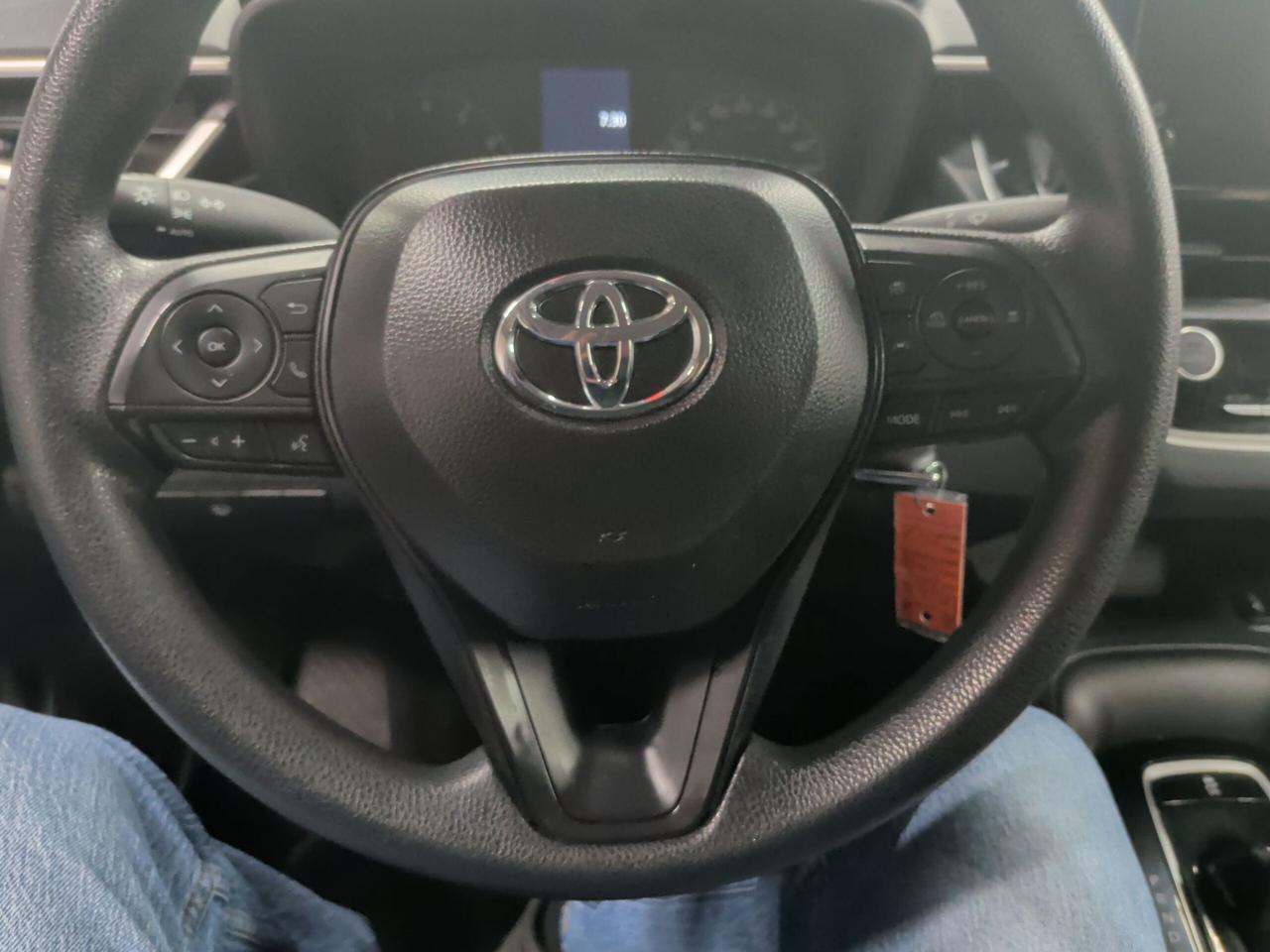 2025 Toyota Corolla LE Photo