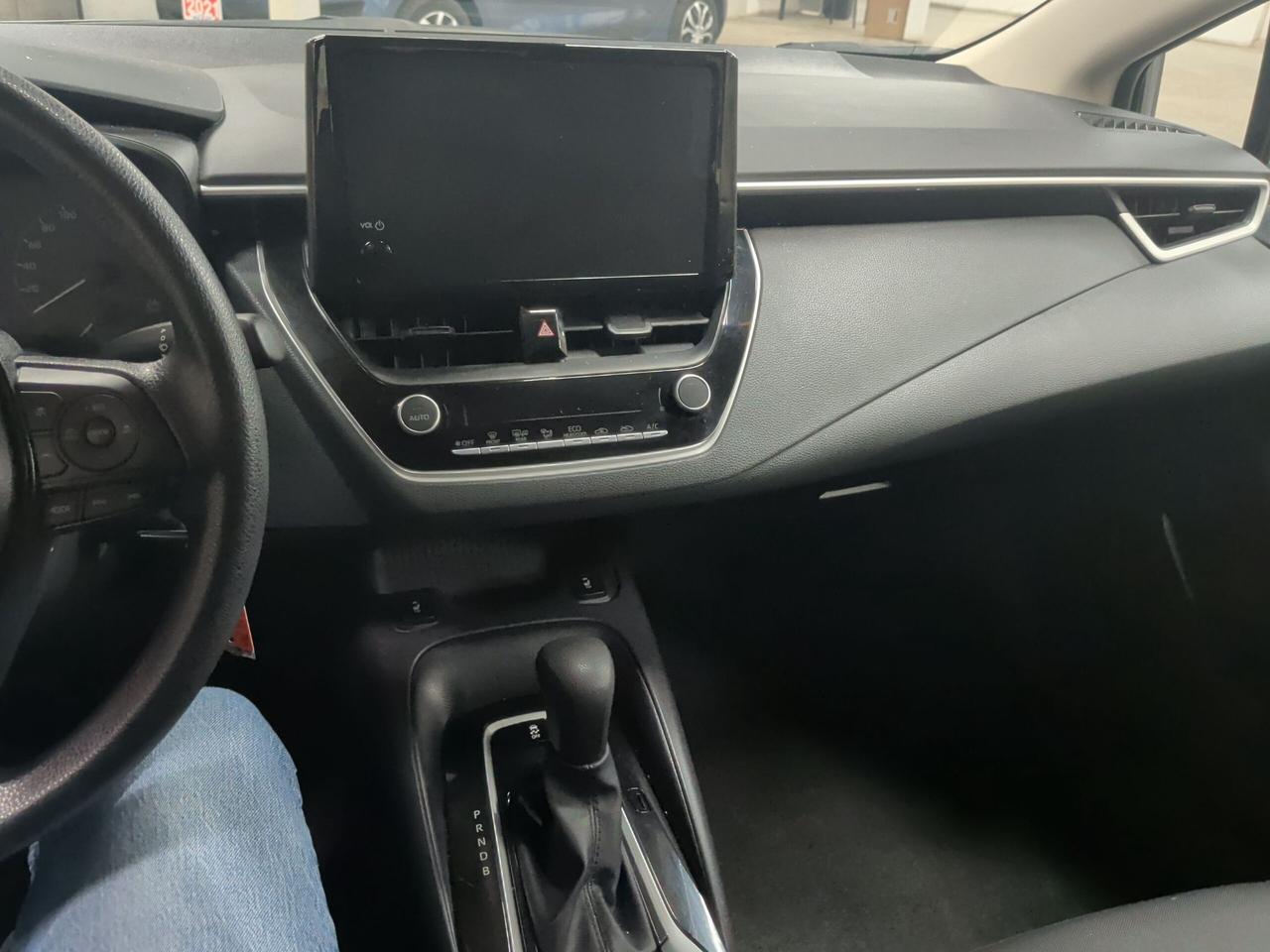 2025 Toyota Corolla LE Photo