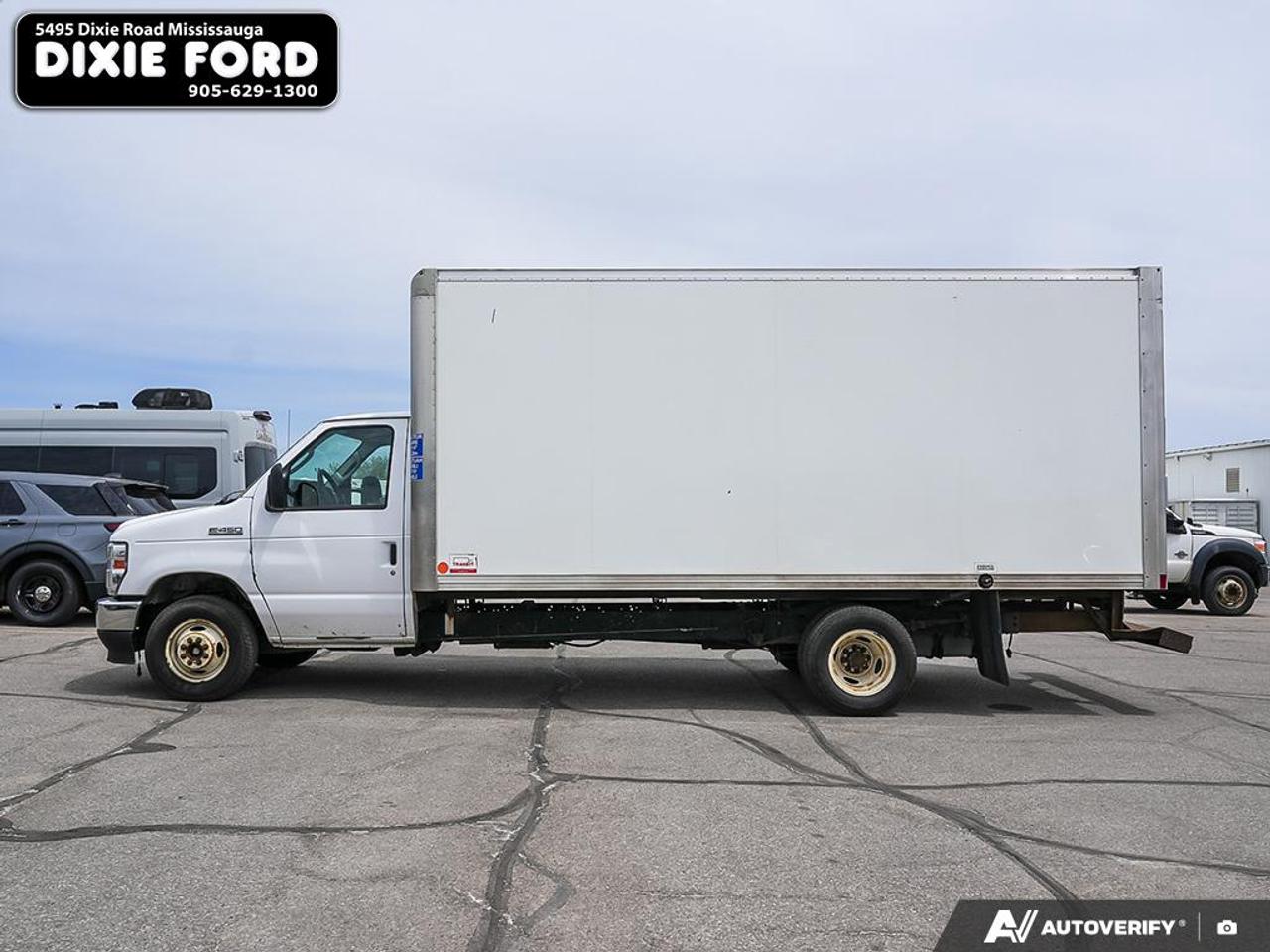 2022 Ford E-Series Cutaway  Photo2