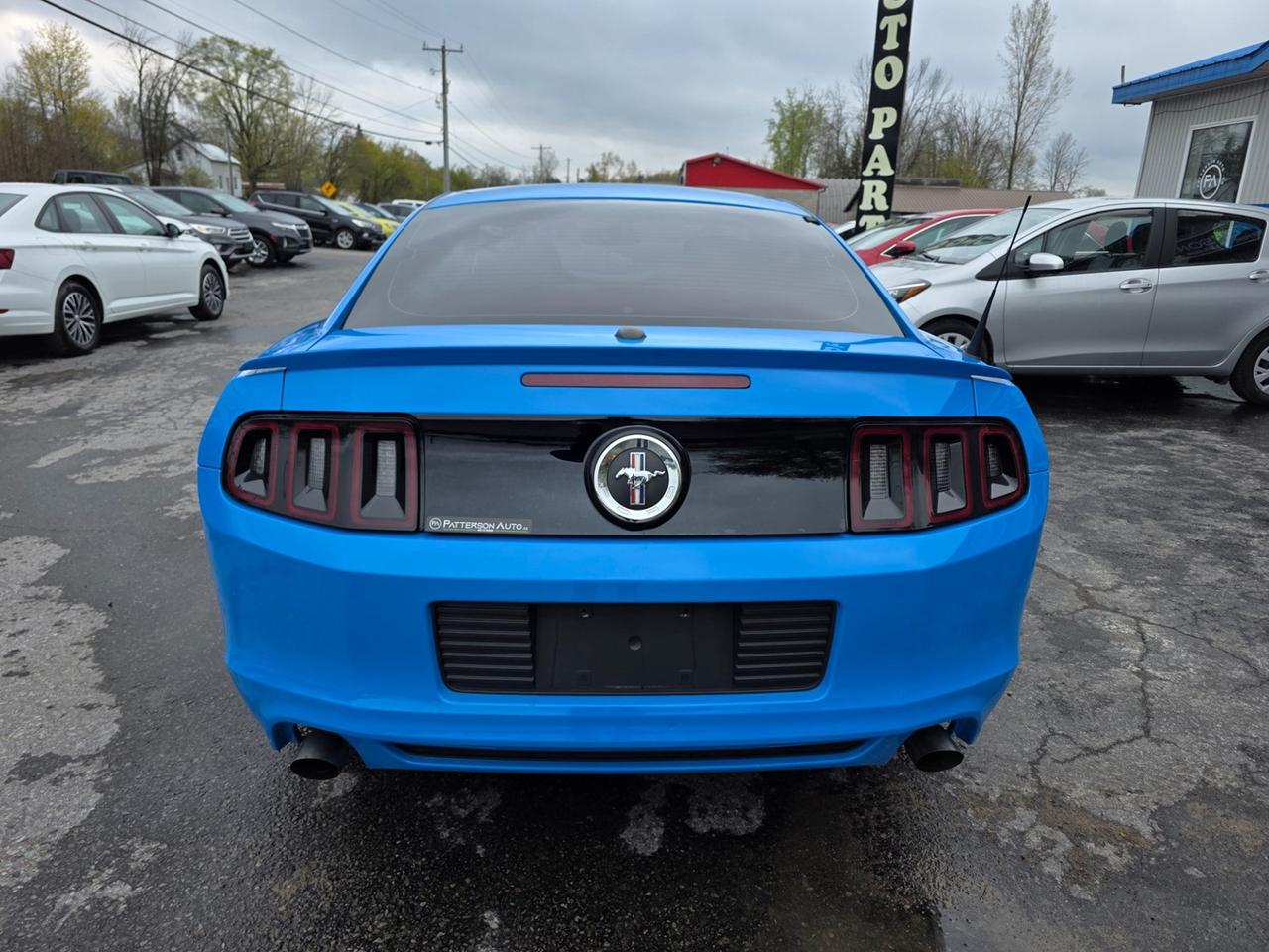 2013 Ford Mustang V6 Premium Photo3