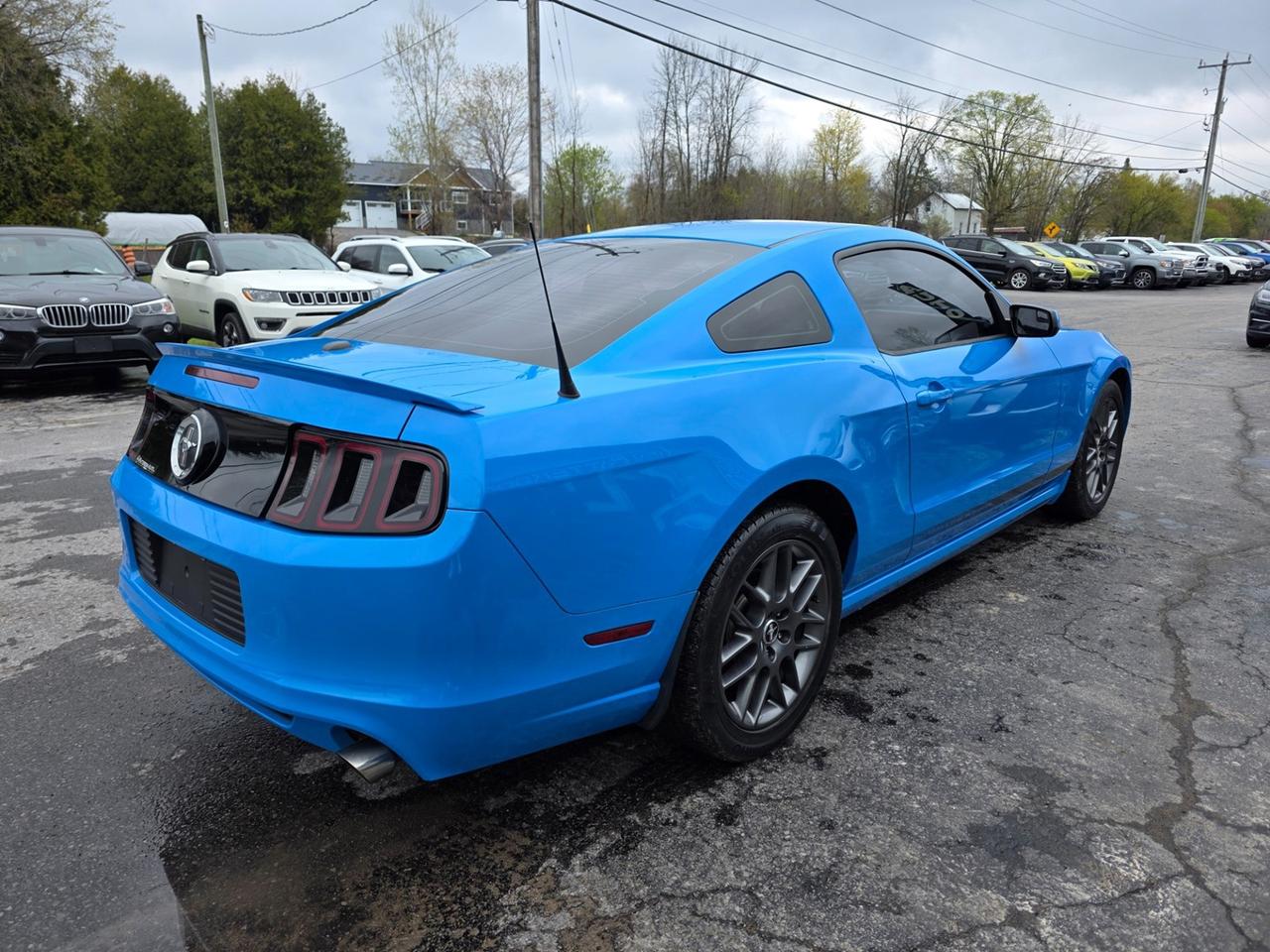 2013 Ford Mustang V6 Premium Photo4