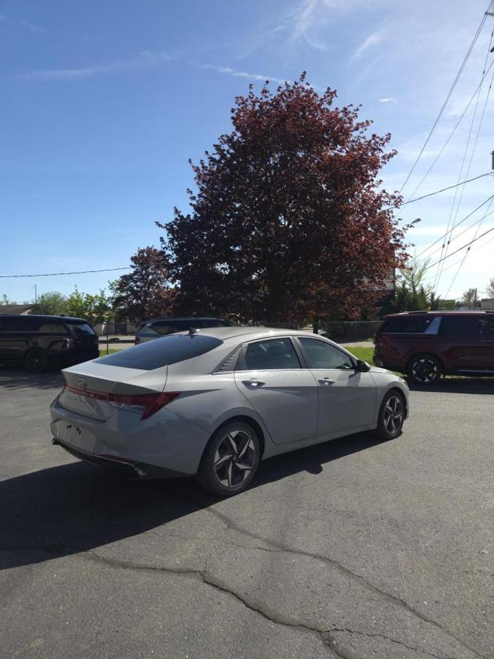 2021 Hyundai Elantra Ultimate IVT Photo