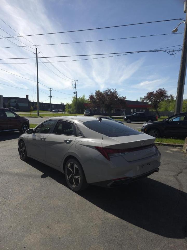 2021 Hyundai Elantra Ultimate IVT Photo2