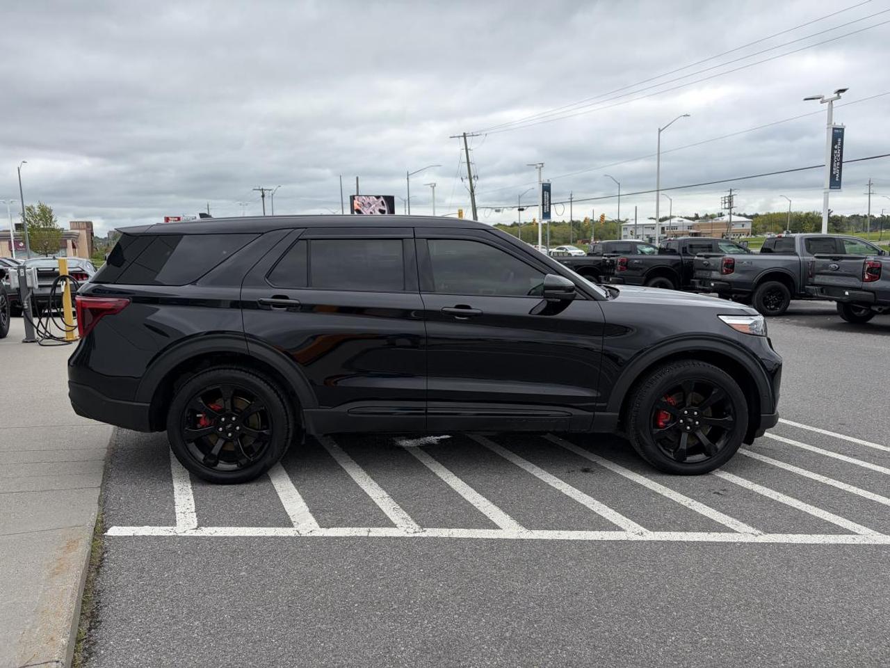 2022 Ford Explorer ST Photo