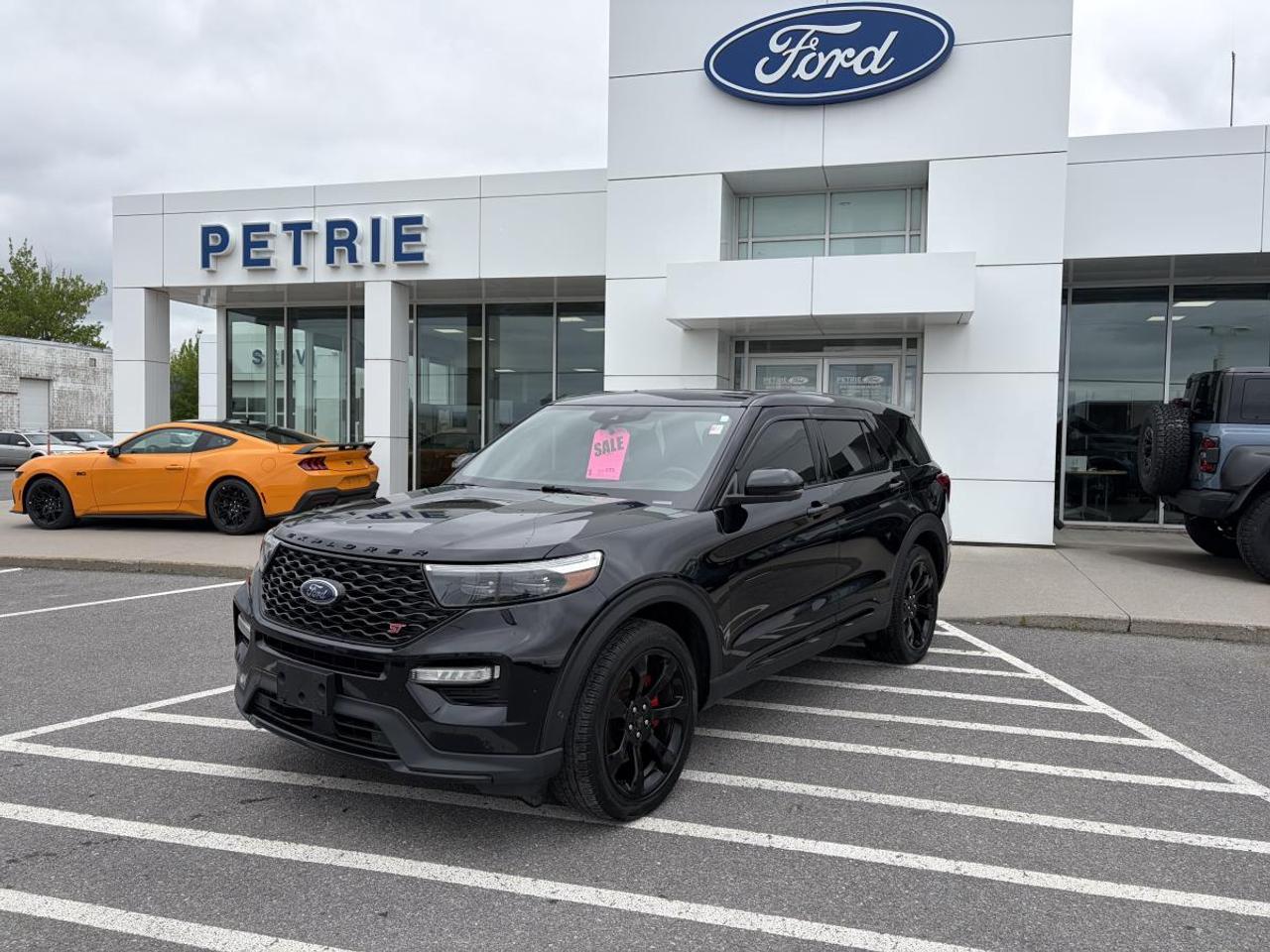 2022 Ford Explorer ST Photo
