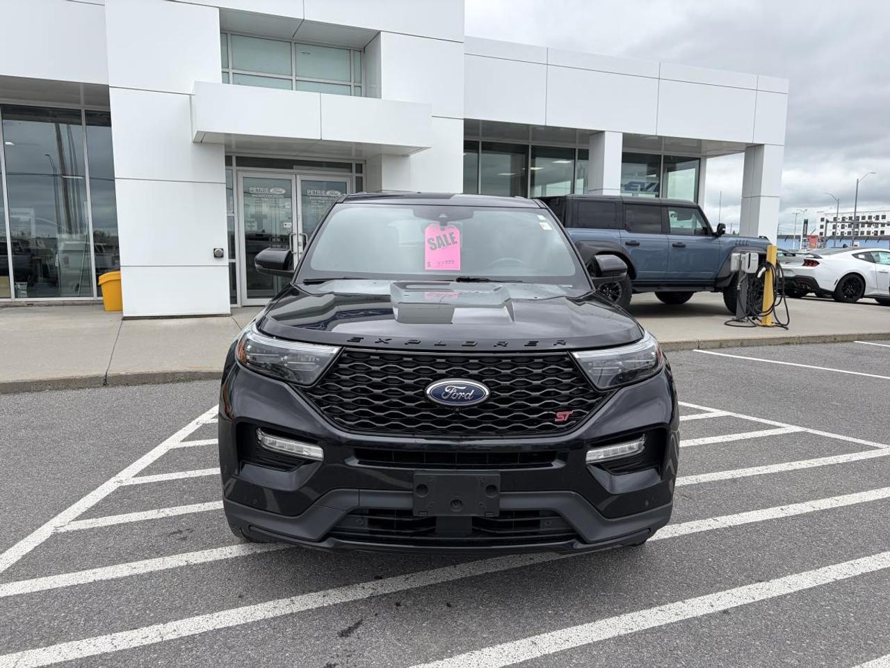 2022 Ford Explorer ST Photo