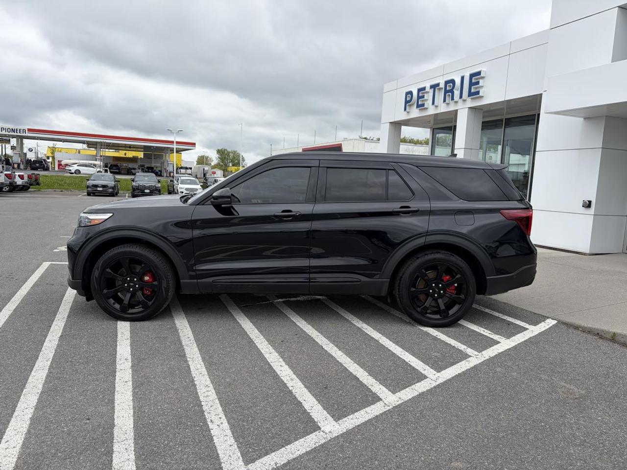 2022 Ford Explorer ST Photo