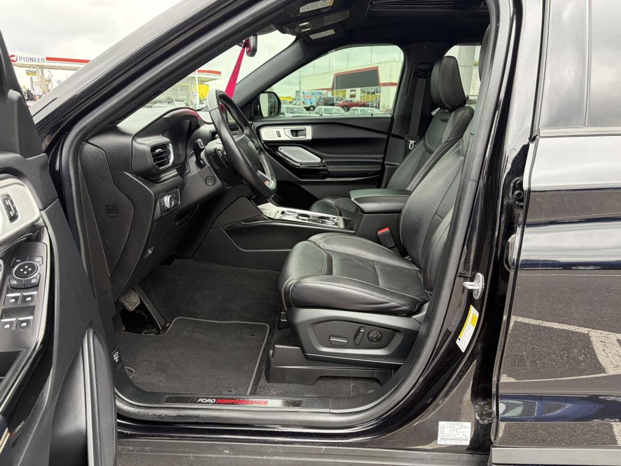 2022 Ford Explorer ST Photo