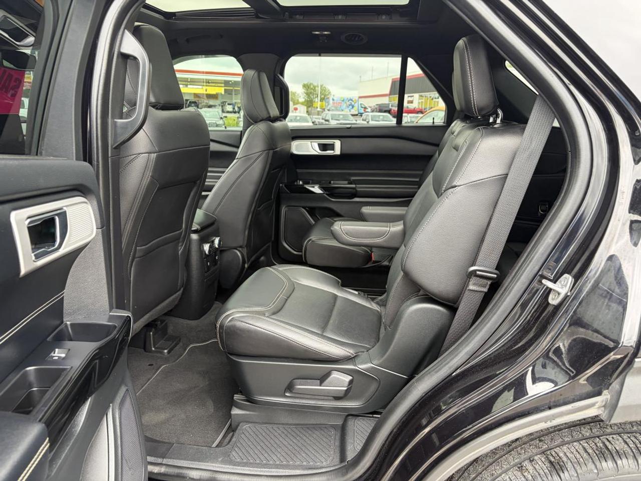 2022 Ford Explorer ST Photo
